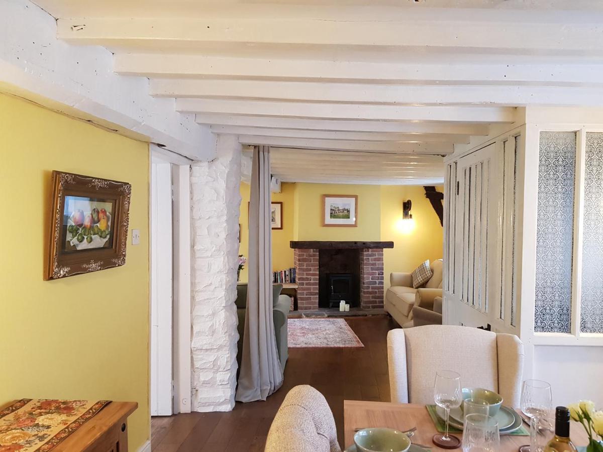 Cruck Cottage Pickering Luaran gambar